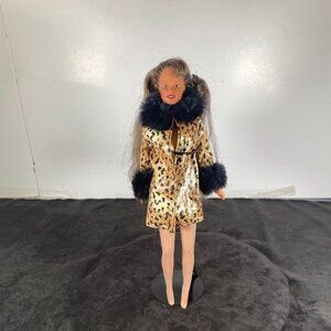 Teresa Barbie, Wild Style Teresa Friend of Barbie Brunette # 19263, 1997